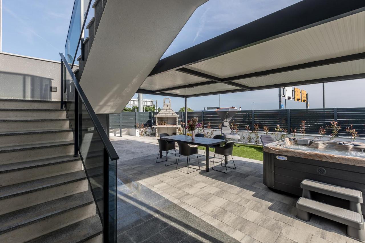 Luxury Apartments Katarina Kaštela Buitenkant foto