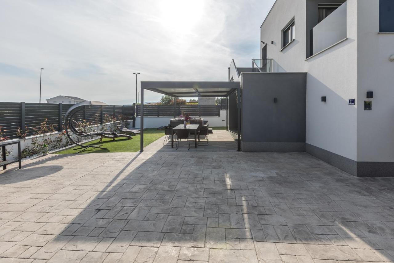Luxury Apartments Katarina Kaštela Buitenkant foto