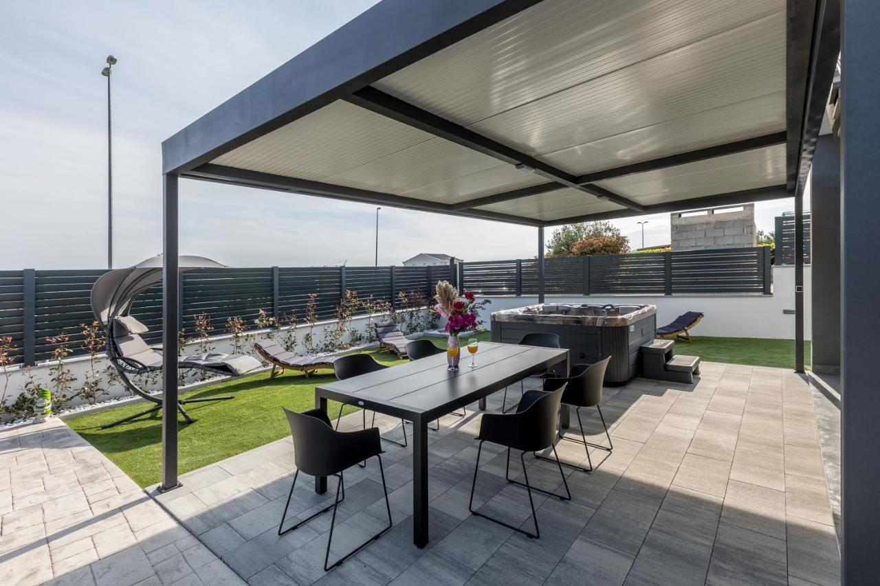 Luxury Apartments Katarina Kaštela Buitenkant foto
